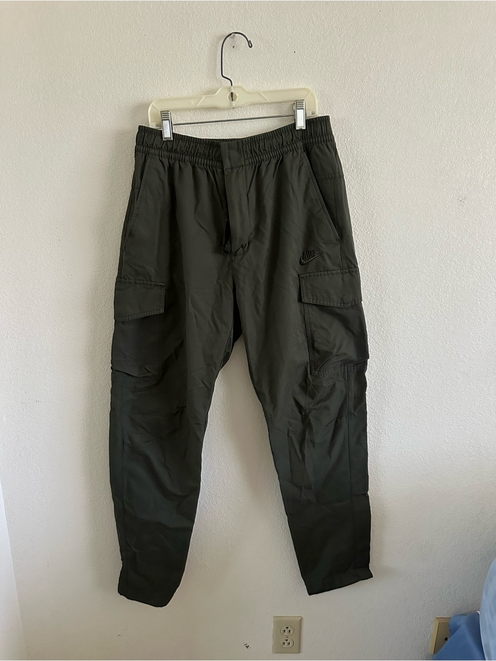 Nike Men's Dark Olive Green Cargo Pants